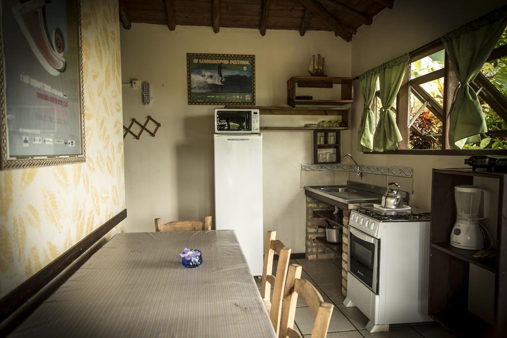 Pousada Vale Verde Bungalows - Praia Do Rosa - Sc Phòng bức ảnh